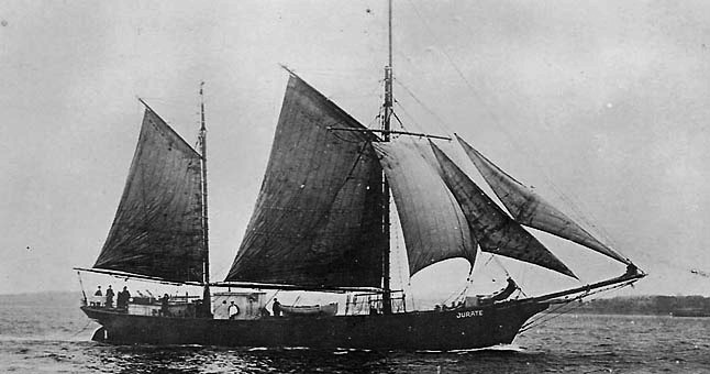 „Jūratė". Tai vienas pirmųjų laivų, į jūrą išplaukusių su lietuviška trispalve
